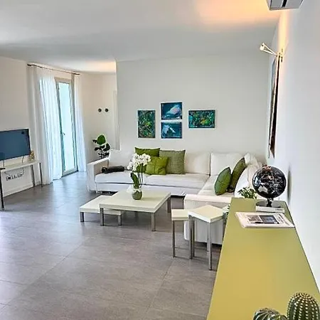 La Finestra Sul Lezzeno